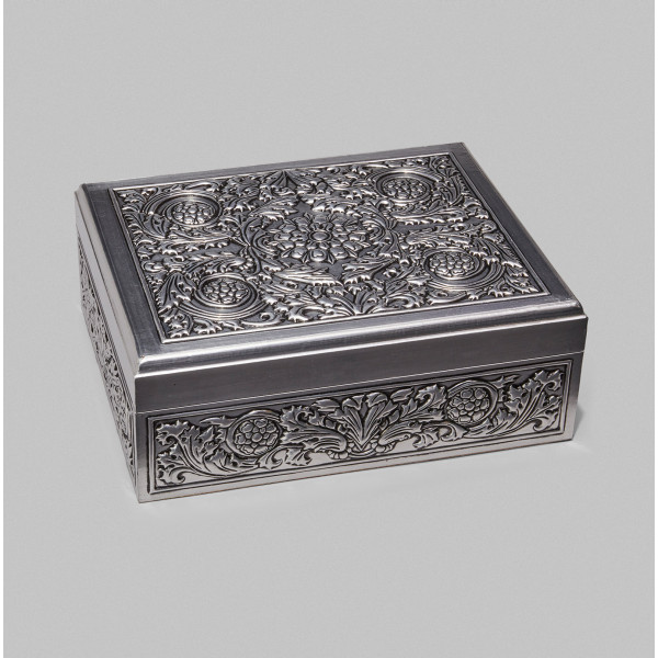 Caja con diseño de flores