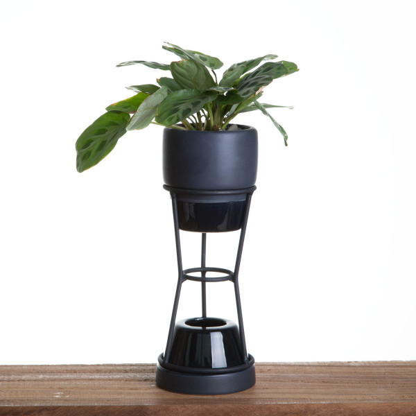 Black Flowerpot Stand Kiin Ja