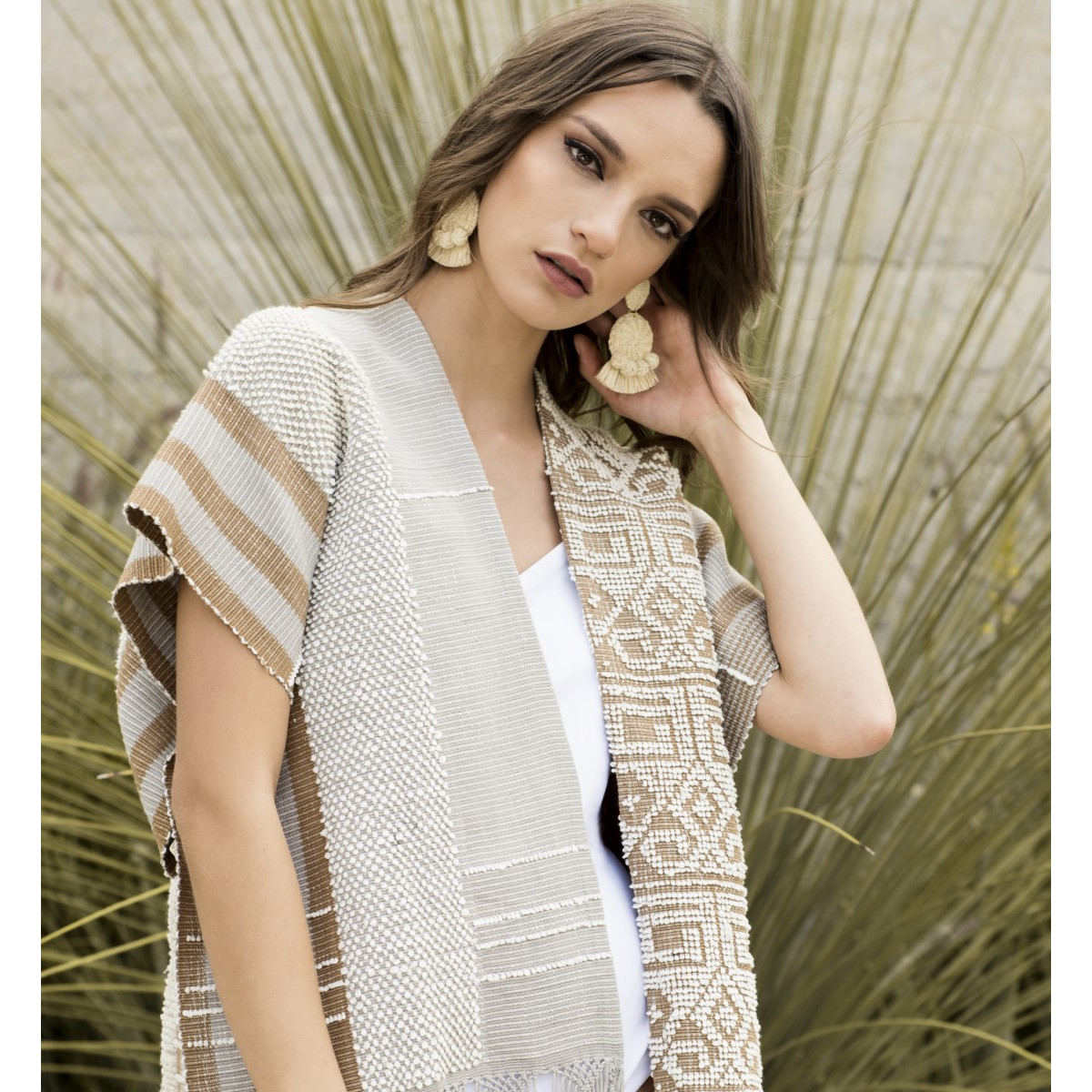 Halloween Bemærk venligst Athletic Denisse Kuri Amate Poncho ⎮ 60 years being the reference of the author's  craft in Mexico now available online.