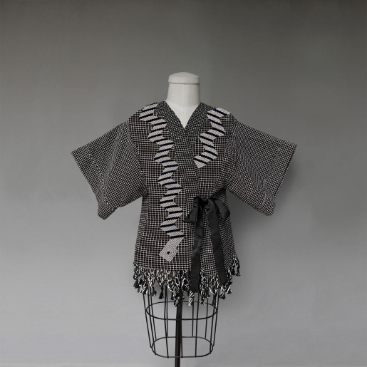 Kimono con bordado a mano
